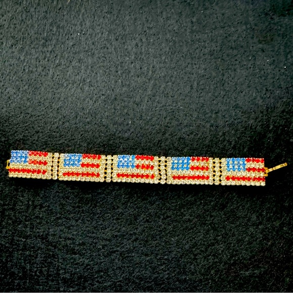 Rhinestone USA Flag Bracelet - Patriotic - Vintage - Sz. 8 - Picture 2 of 6